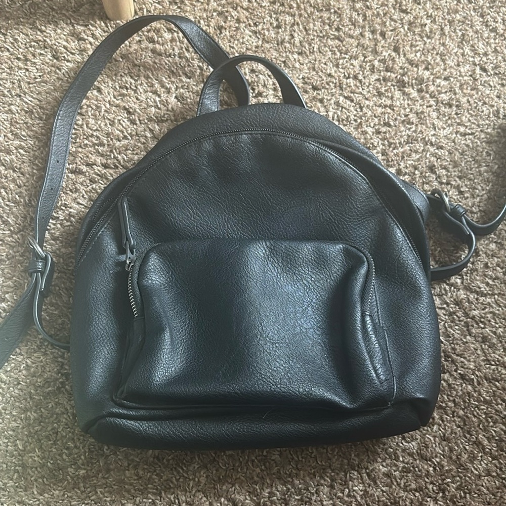 Universal Thread Black Backpack Minimalist Design